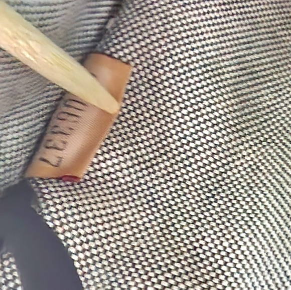 Vintage Dooney and Bourke.  Black  Very clean and well loved. - Picture 5 of 17